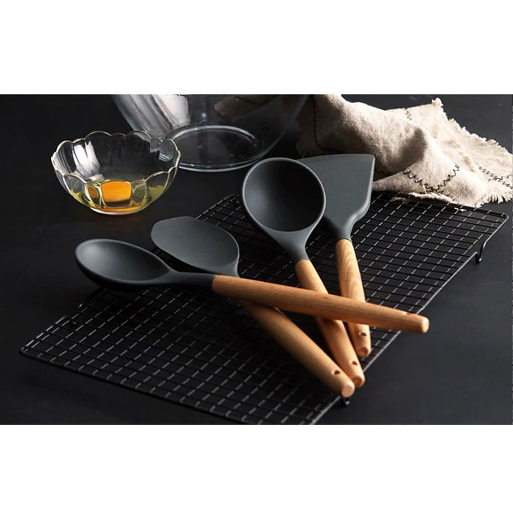 Concha De Silicone Preto Com Cabo De Bambu Utensílio De
